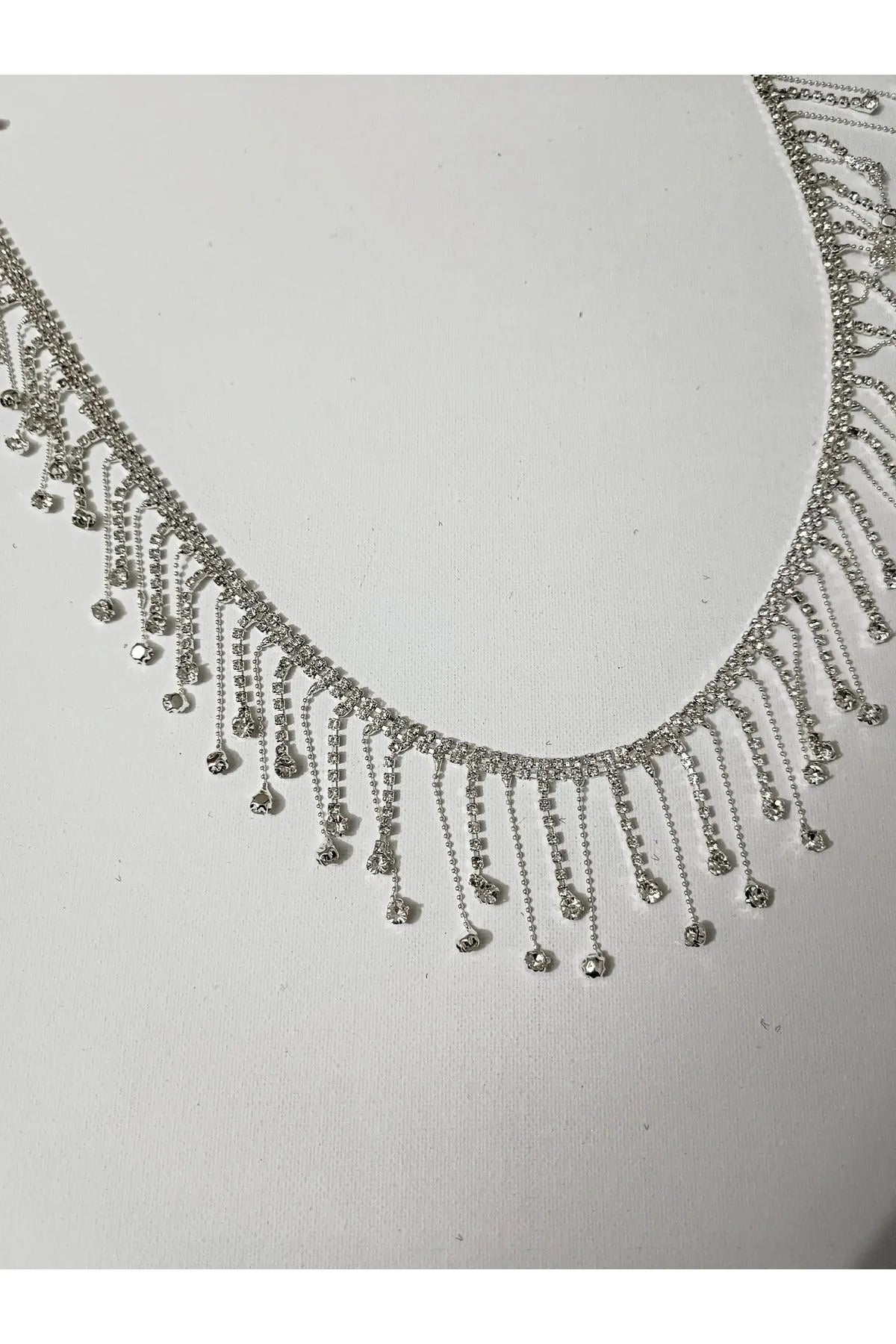 Kristal Taşlı Zincirli Saçak Şerit 5 Metre – Abiye, Gelinlik ve Dekorasyon Süsleme Aksesuarı