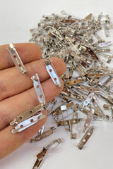 Broş İğnesi 2,5 cm 100 Adet – Rozet ve Süsleme İçin Metal İğne