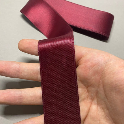 Bordo Saten Kurdele 4 cm 5 Metre – Parlak Dekoratif Şerit, Hediye Paketleme, Kına ve Hobi Süsleme