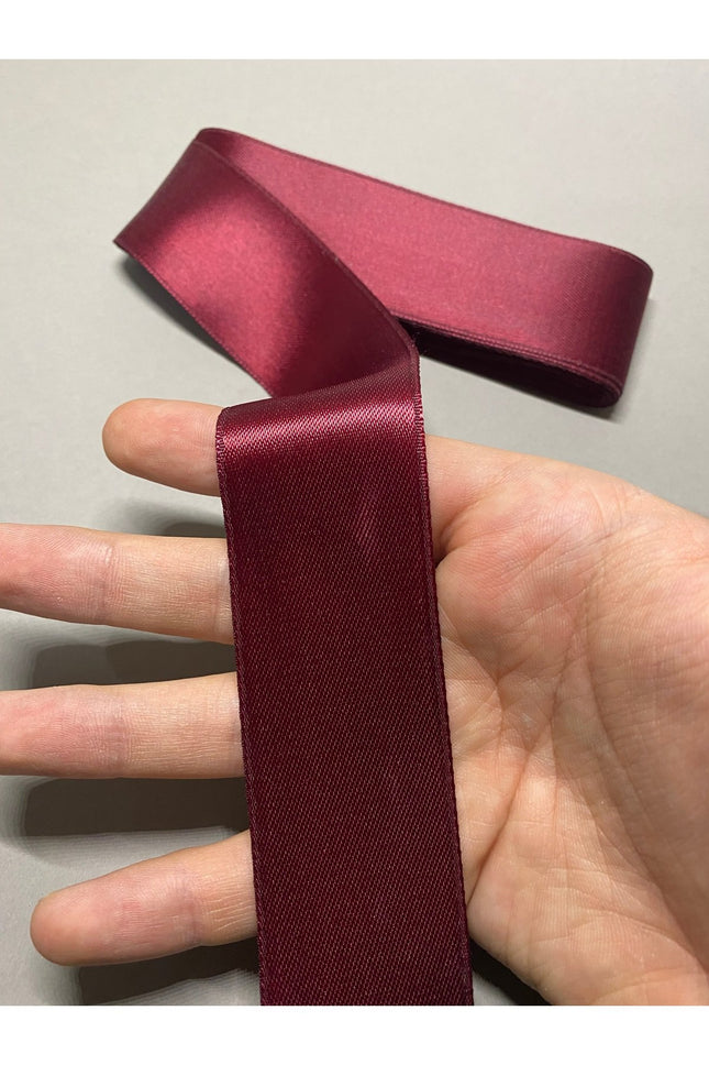 Bordo Saten Kurdele 4 cm 5 Metre – Parlak Dekoratif Şerit, Hediye Paketleme, Kına ve Hobi Süsleme