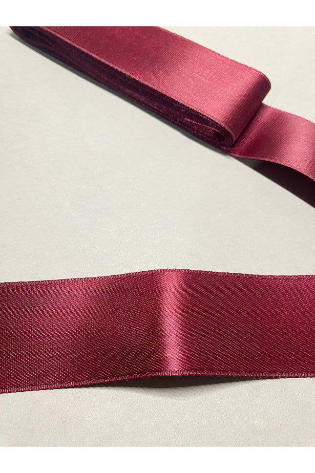Bordo Saten Kurdele 4 cm 5 Metre – Parlak Dekoratif Şerit, Hediye Paketleme, Kına ve Hobi Süsleme
